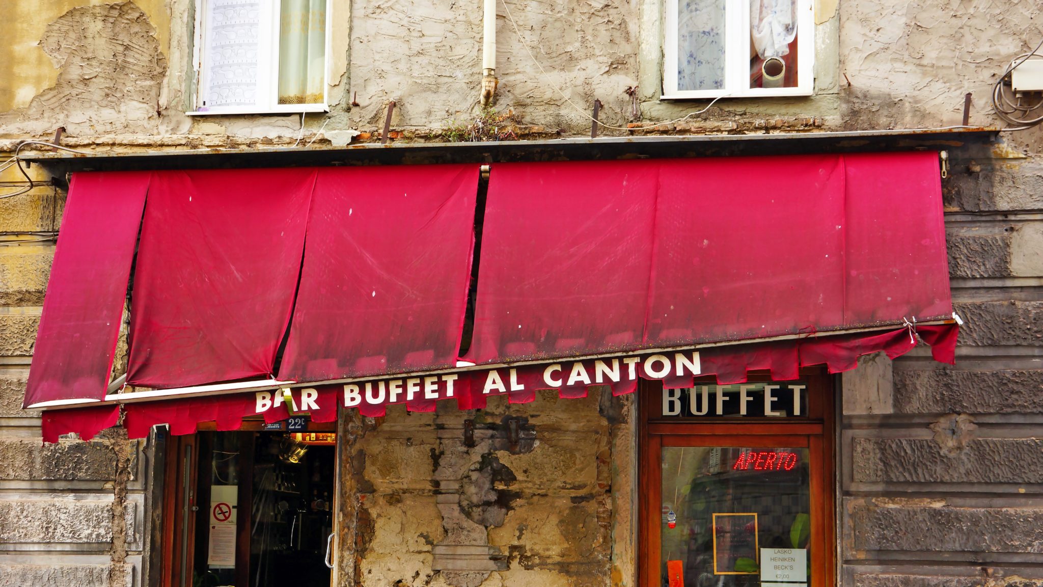 Maintenance Tips for Outdoor Canvas and Awnings